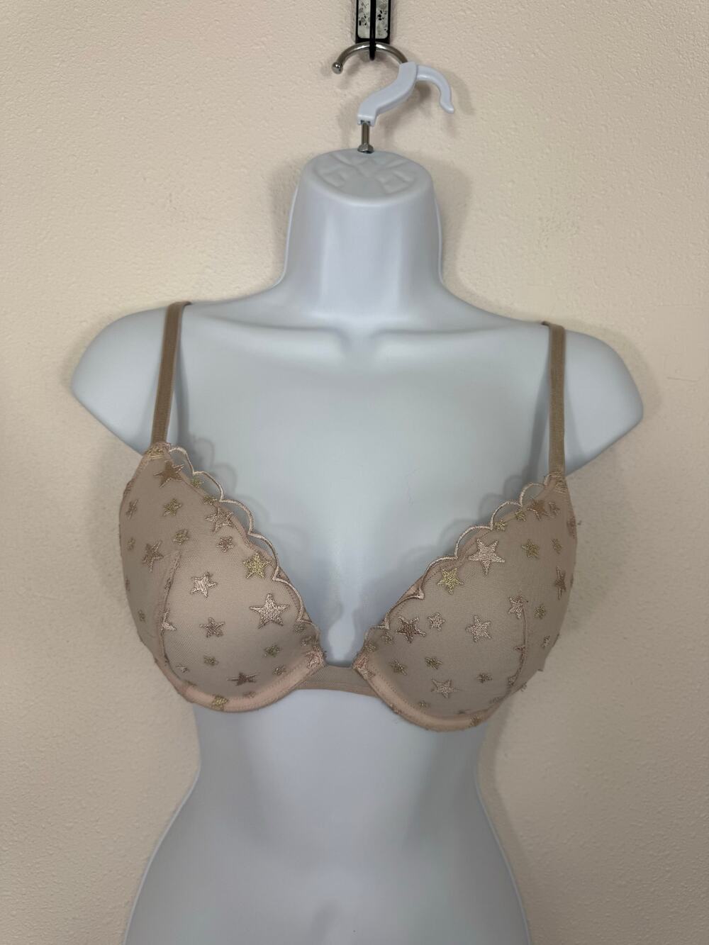 Victoria’s Secret 34C Beige Star Embroidered Push Up Bra